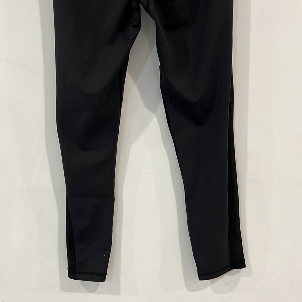 Zyia Active Black mesh Reflective Light and Tight Hi-Rise 7/8 leggings size 6-8 - Picture 7 of 14